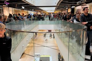 Gigantyczne kolejki na otwarciu LEGO Store w Galerii Katowickiej. Klienci wpuszczani pojedynczo