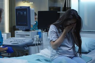 Dzwoniła 20 razy po pogotowie. Nie doczekała się ratunku dla siebie i swojego nienarodzonego dziecka