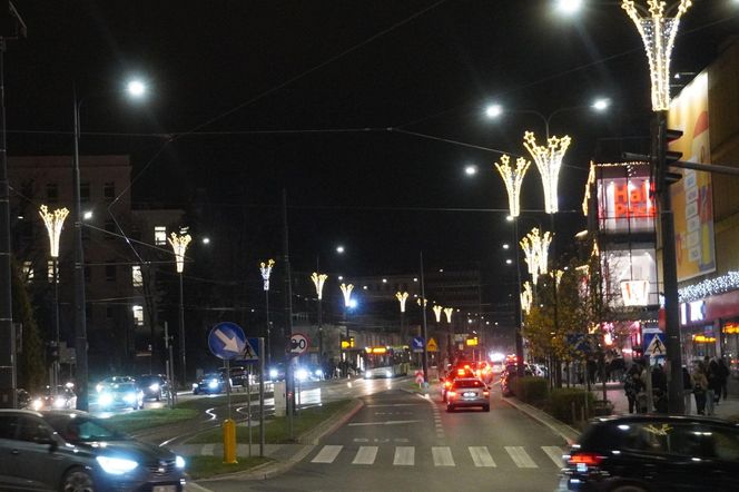 Olsztyn rozświetliły świąteczne iluminacje. Stare Miasto i centrum zachwycają!