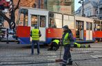 To mogło skończyć się tragedią w centrum Bydgoszczy. Wykoleił się tramwaj, którym podróżowało 50 pasażerów