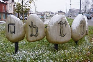 Pierwsze opady śniegu w listopadzie 2024 w dzielnicy Bronowice w Lublinie