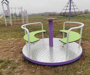 Nowe elementy na placach zabaw w gminie Osieczna