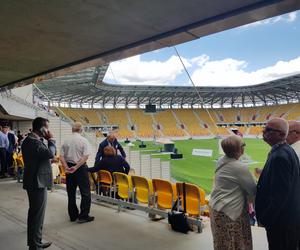 Kongres Świadków Jehowy w Białymstoku. Na stadionie miejskim tysiące uczestników [ZDJĘCIA]