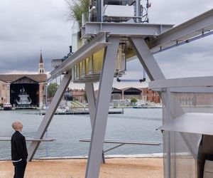 Canal Cafe ze Złotym Lwem - Biennale Wenecja 2025