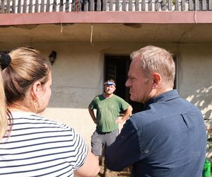 Tusk spotkał się z poszkodowanymi mieszkańcami