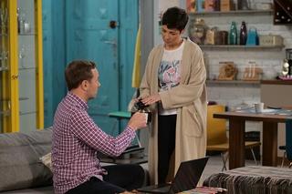 Pierwsza miłość, odcinek 3826: Kinga (Aleksandra Zienkiewicz), Janek (Maciej Mikołajczyk)