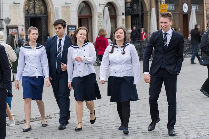 Język angielski już za nimi: Krakowscy maturzyści zadowoleni! [ZDJĘCIA]