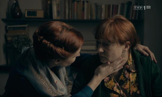 Stulecie Winnych 4 odcinek 42 (odc. 3). Mania (Magdalena Walach), Ania (Urszula Grabowska)