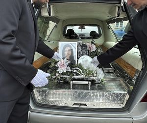 Tłumy na pogrzebie tragicznie zmarłej Mai. Kościół w Działdowie wypełniony po brzegi