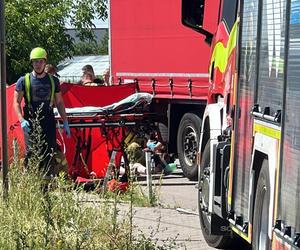 Nie żyje pieszy potrącony przez ciężarówkę. Tragiczna śmierć na drodze