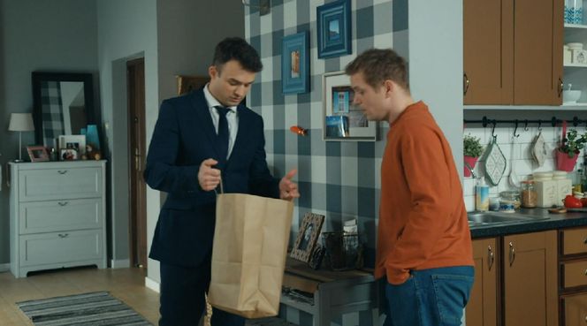 Barwy szczęścia, odcinek 3180. Ignacy (Olaf Staszkiewicz), Hubert (Marek Molak)