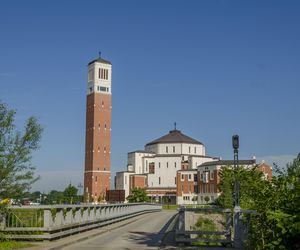 Małe Błonia na Białych Morzach. Centrum Jana Pawła II w Krakowie od 10 lat przyciąga pielgrzymów z całego świata