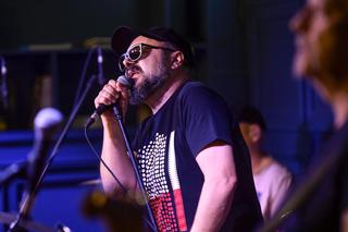 Arkadiusz Jakubik pracuje nad filmem o Robercie Brylewskim, napotkał jednak przeszkody. Na jakim etapie są prace nad produkcją?