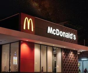 Czy 11 listopada jest otwarty McDonald’s w Białymstoku? Szczegóły pracy restauracji w Narodowe Święto Niepodległości 