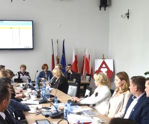 Pierwsze posiedzenie nowej Rady Miasta Aleksandrowa Kujawskiego. Zaprzysiężenie nowego burmistrza