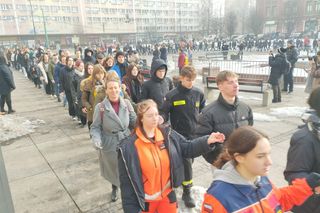 Maturzyści zatańczyli poloneza na rynku w Rudzie Śląskiej