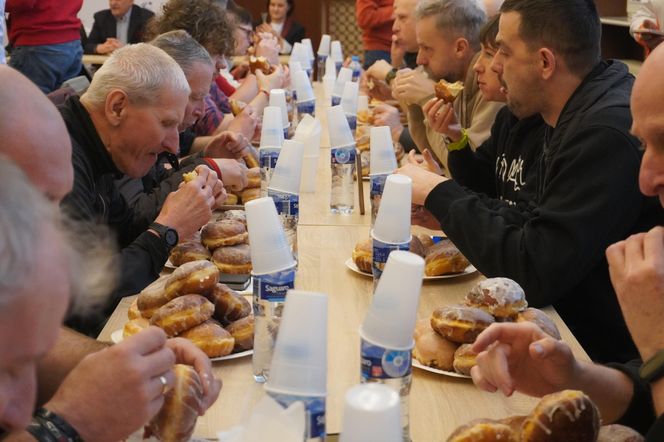 Mistrzostwa Poznania w jedzeniu pączków na czas