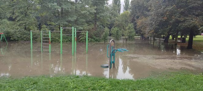 Śląsk pod wodą. Zalania, podtopienia i niemal 500 interwencji straży pożarnej w jeden weekend