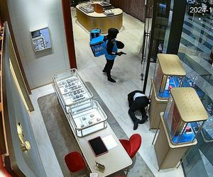 Za pieniądze są gotowi na wszystko. Napadają, okradają i mordują z bronią w ręku. Brutalna przestępczość w Warszawie ma się dobrze 