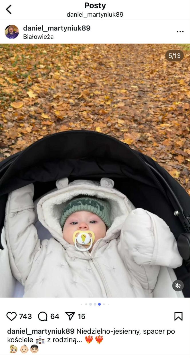 Co za przemiana! Daniel Martyniuk z żoną i dzieckiem na spacerze