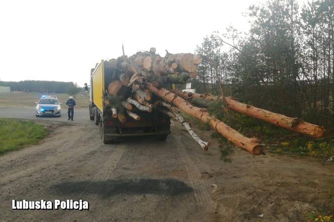 Niebezpieczny transport drewna w Nowej Soli