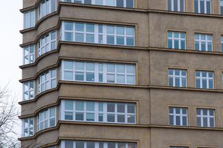 Kontrowersyjny wieżowiec w Krakowie - zobacz zdjęcia przedwojennego drapacza chmur, który rozgrzał opinię publiczną