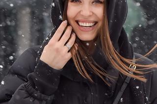 Izabella Krzan odśnieżyła samochód