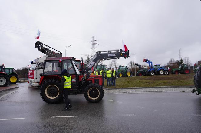 Protest rolników z 20 lutego. Blokada drogi obok Białegostoku