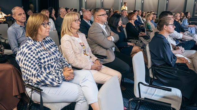 Decyzją Kapituły Nagrodę Główną w Konkursie zdobyła Dorota Filipiak za książkę „Bug z Tobą. Historie o życiu i śmierci na wsi nadbużańskiego Podlasia”