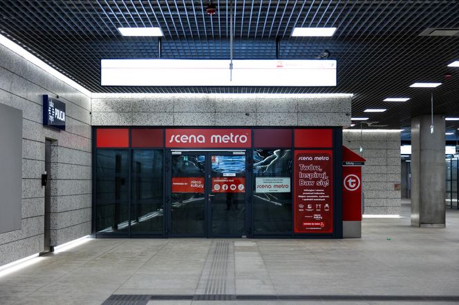 Scena Metro na stacji M2 Bródno w Warszawie