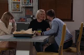 	Pierwsza miłość odc. 3695. Julka (Dąbrówka Kruk), Marysia (Aneta Zając), Kacper (Damian Kulec)