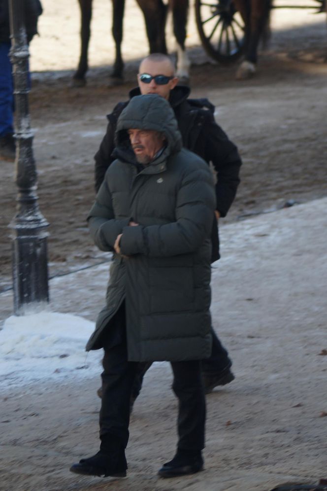 Gwiazdy marzną na planie "Lalki"