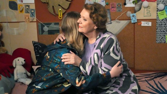 Barwy szczęścia odc. 3225. Emilka (Jessica Frankiewicz), Józefina Rawiczowa (Elżbieta Jarosik)