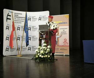 Inauguracja roku akademickiego dziecięcego uniwersytetu w ANS