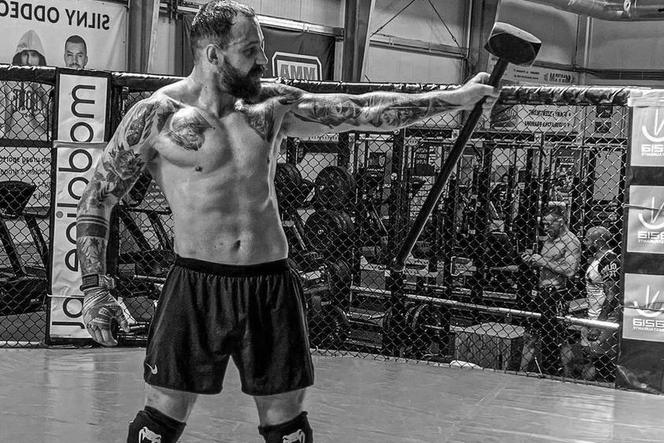 Zawodnik MMA Mateusz Łazowski nie żyje