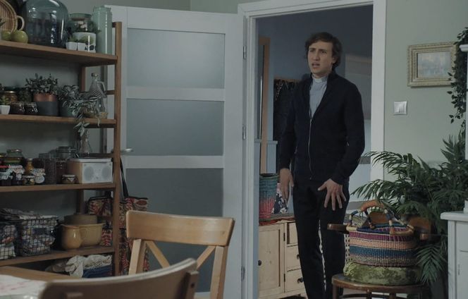 M jak miłość, odcinek 1886. Ksiądz Grzegorz (Paweł Janyst)