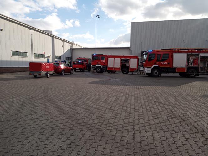 Pożar maszyny w zakładzie w Lesznie - ewakuowano 270 osób