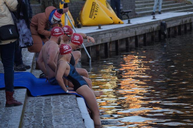 Wskoczyli do lodowatej Brdy! Za nami zawody FOCUS Ice Swimming Bydgoszcz Festival 2024