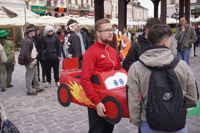 Rzeszowskie Juwenalia rozpoczęte. Barwny korowód przeszedł przez miasto