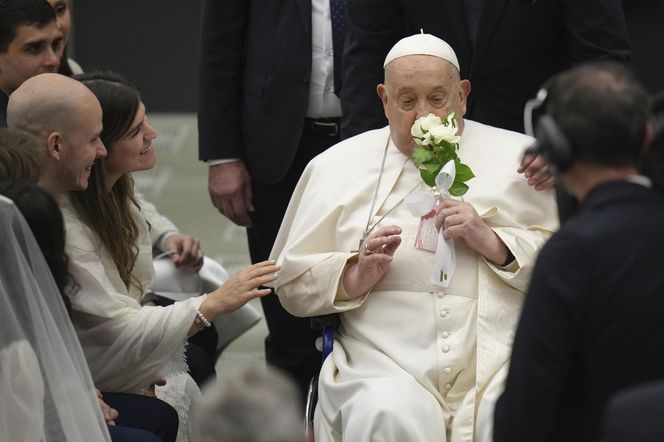 Piotr Mróz rozprawia o Franciszku. On nazywa się katolikiem?