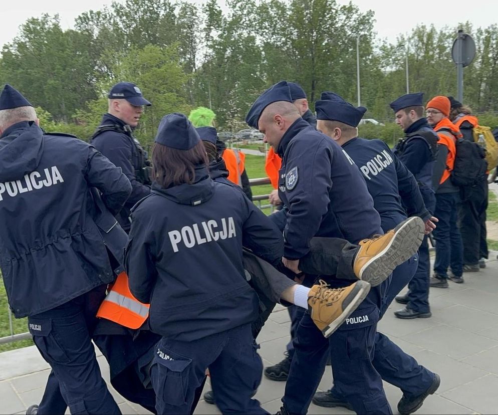 Usiedli na moście i zablokowali Warszawę. Tak dużych korków nie było od dawna 