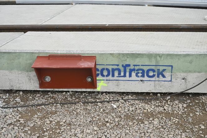 Kraków buduje Warszawie plac Zawiszy. Byliśmy w fabryce, gdzie powstanie 121 elementów wielkiej układanki