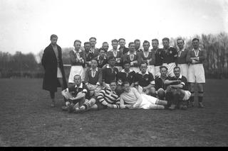 Archiwalne zdjęcia piłkarzy Warty Poznań. Tak wyglądał polski futbol blisko 100 lat temu!