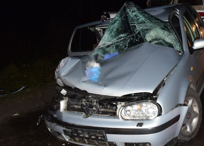Wypadek w Wejherowie. Zniszczony Golf IV
