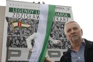 Legenda Lechii Gdańsk doczekała się wyjątkowego hołdu! Słynny Dzidek odsłonił mural na Warneńskiej 12