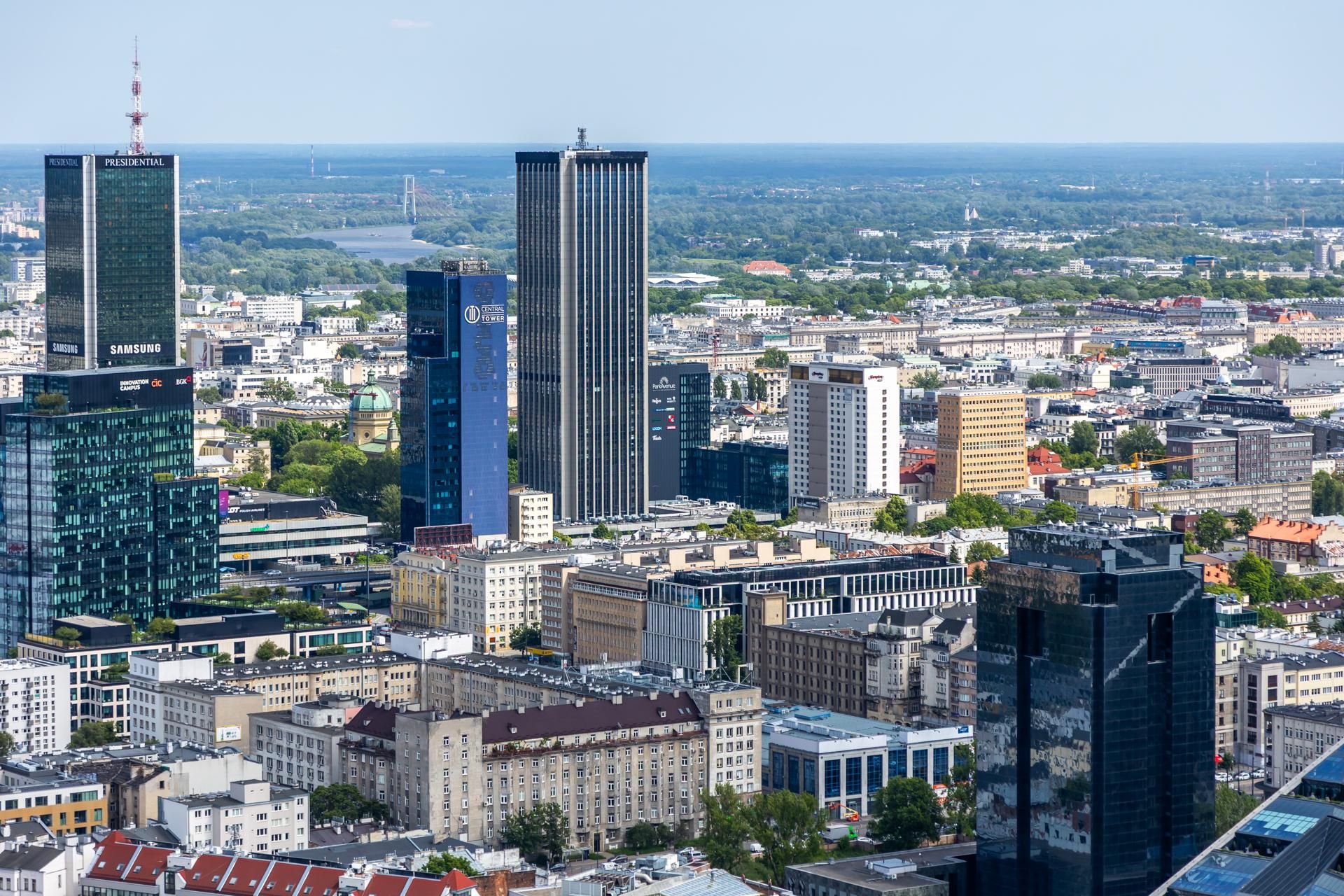 Panorama Warszawy z wieżowca Skyliner