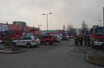 Kraków: Ewakuacja i akcja straży pożarnej w OBI. Wszystko z powodu żrącej substancji [ZDJĘCIA]