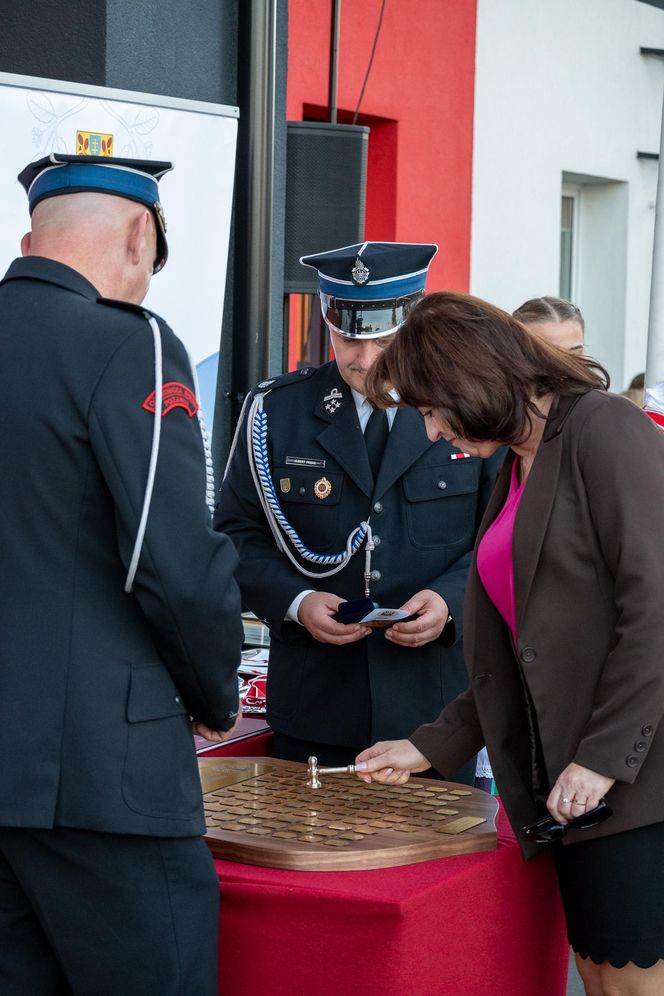 Jubileusz 100-lecia OSP Krzesk-Królowa Niwa uczczony przekazaniem jednostce nowego wozu strażackiego