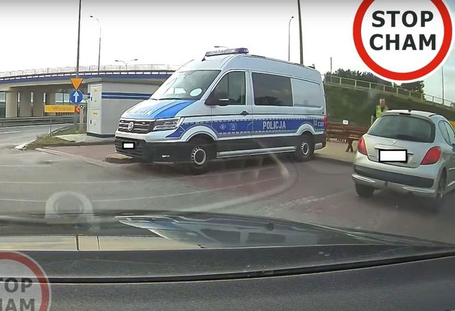 Niebezpieczna sytuacja na drodze ekspresowej S5 w Białych Błotach (woj. kujawsko-pomorskie)