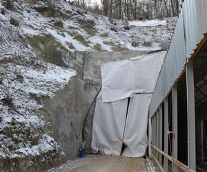 Poszerzają tunel kolejowy Wrocław Jelenia Góra